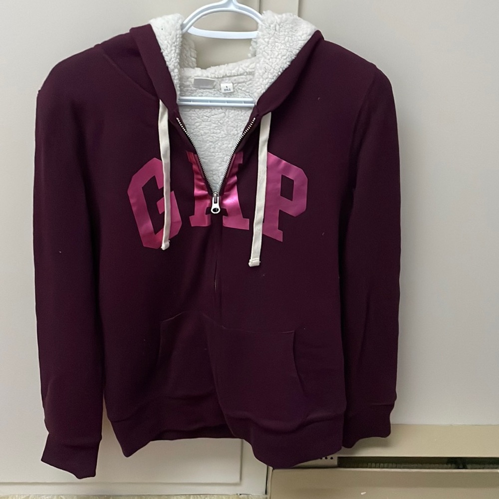 MAROON FLEECEY ZIP UP HOODIE - GAP, SIZE SMALL